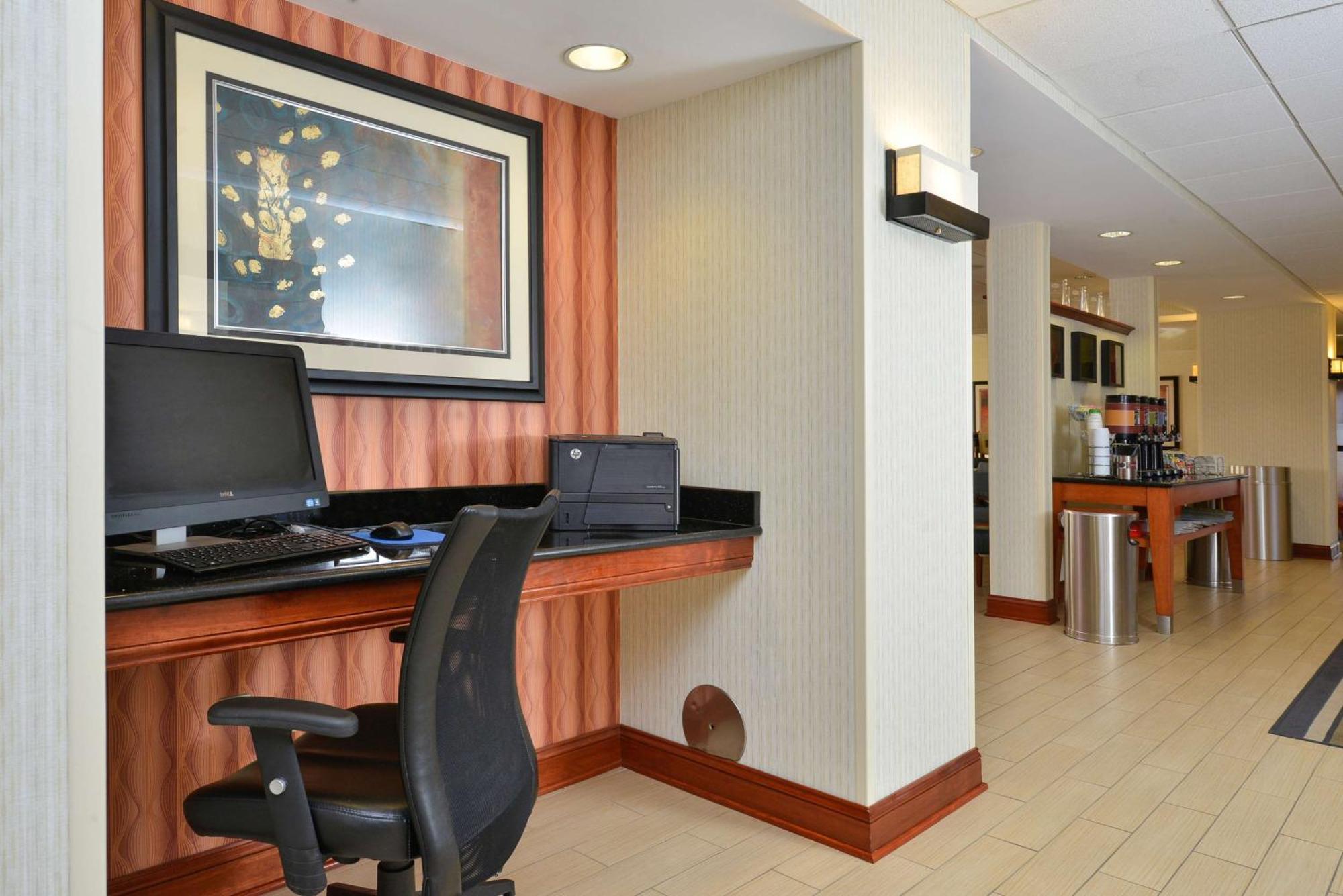 Hampton Inn Фармвілл Екстер'єр фото