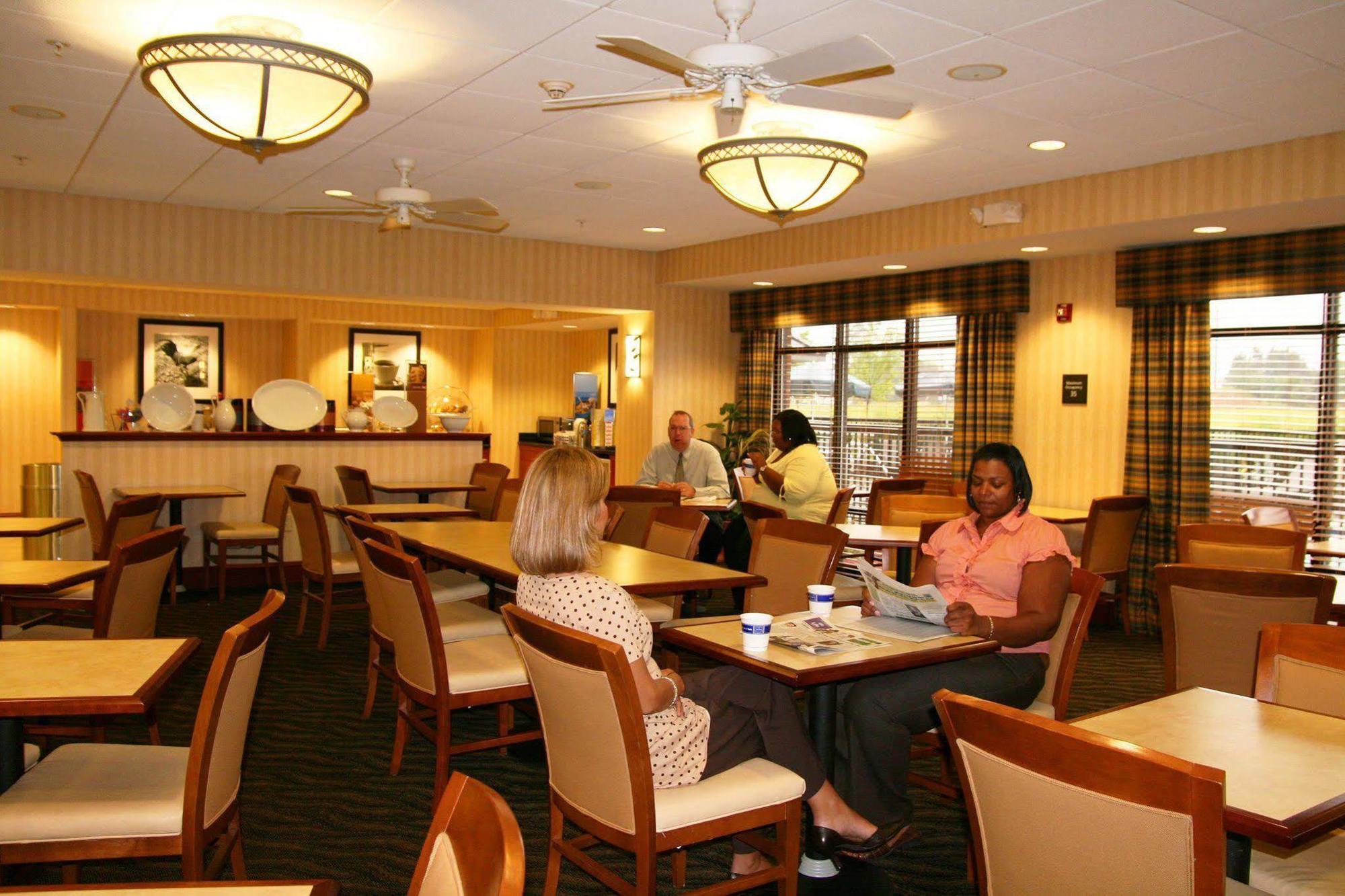 Hampton Inn Фармвілл Ресторан фото